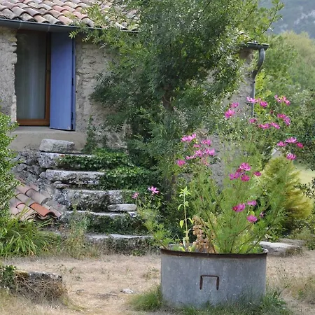 La Danse Des Papillons - D'hotes & Glamping *