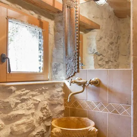 La Danse Des Papillons - D'hotes & Glamping Roche-Saint-Secret