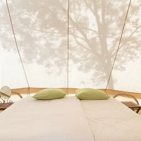 La Danse Des Papillons - D'hotes & Glamping Bed & Breakfast